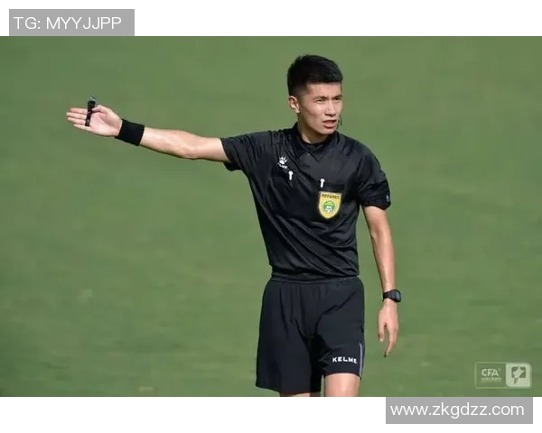 李伟独家分享足球心得与技巧提升之道助你成为球场明星